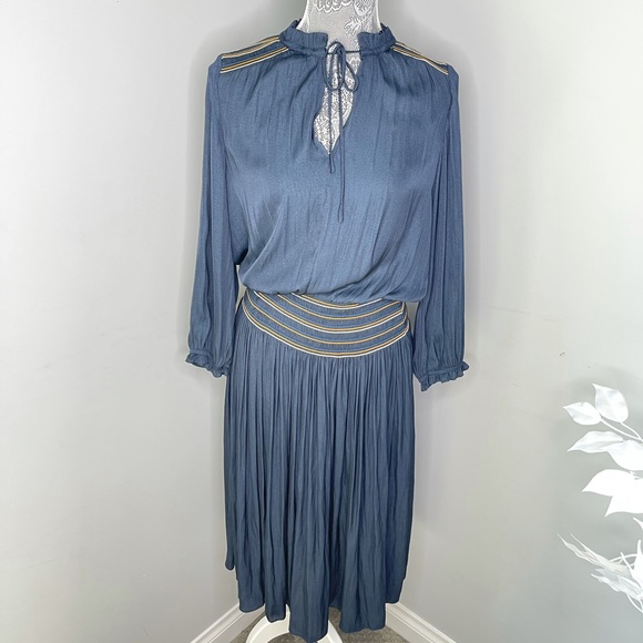 WILLIAM B Smocked Waist V Neck Midi Dress - Picture 3 of 10